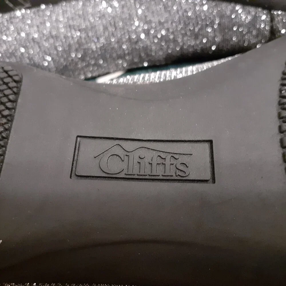 SILVER SPARKLE FLATS NEW WITH TAGS CLIFFS BY WHITE MOUNTAIN - Picture 11 of 13